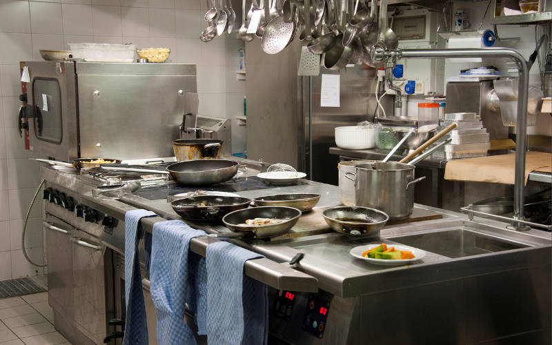 Diseño de cocinas comerciales y seguridad alimentaria